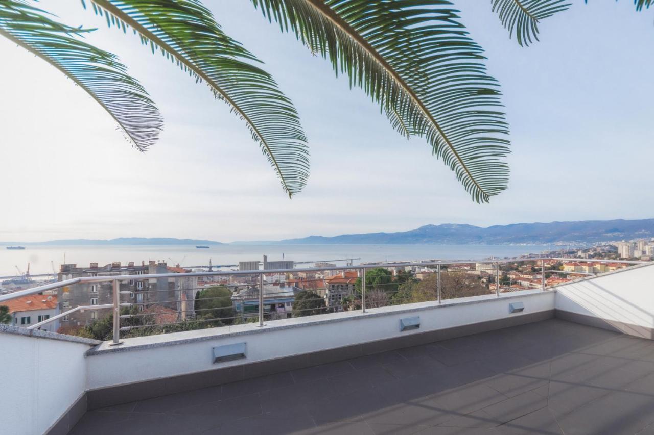Penthouse Belvedere City View With Private Parking Рийека Екстериор снимка