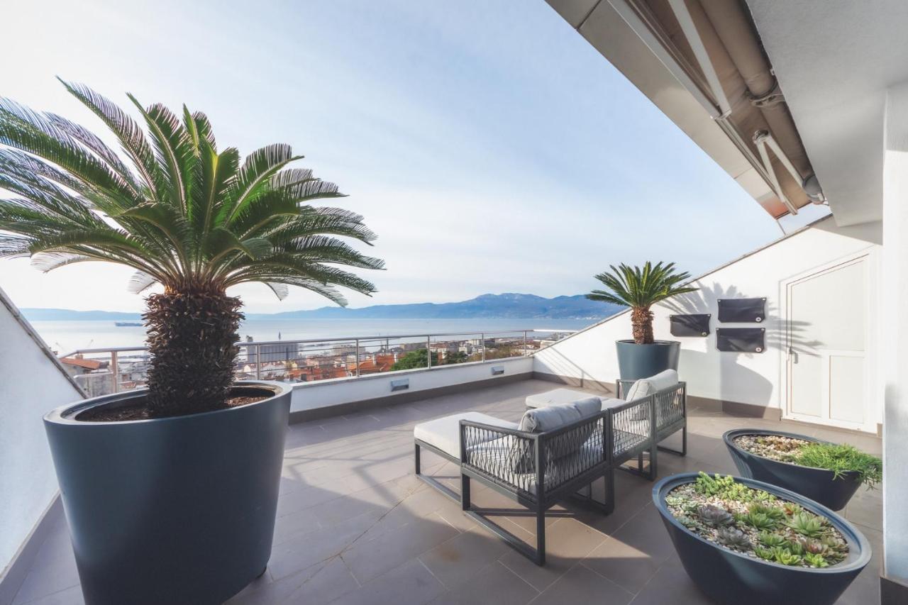 Penthouse Belvedere City View With Private Parking Рийека Екстериор снимка